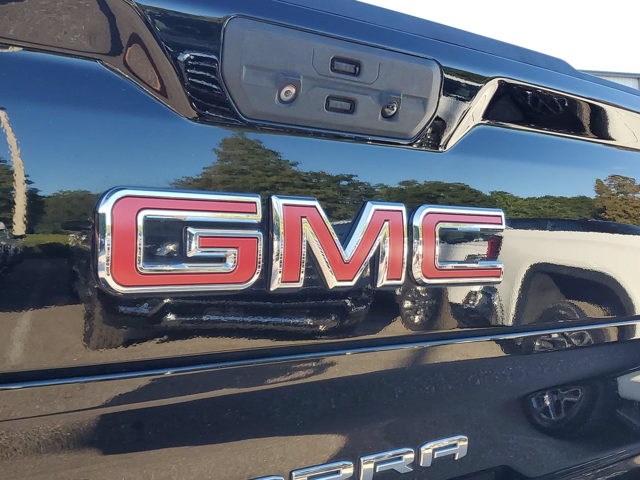 Used 2021 GMC Sierra 1500 AT4 w/ AT4 Premium Package AWD/4WD image 6