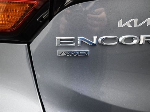 Used 2022 Buick Encore GX Preferred w/ Cold Weather Comfort Package image 11