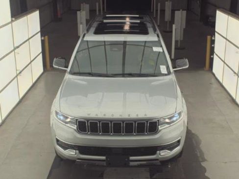 Used 2024 Jeep Wagoneer Series III w/ Premium Group I AWD/4WD image 2