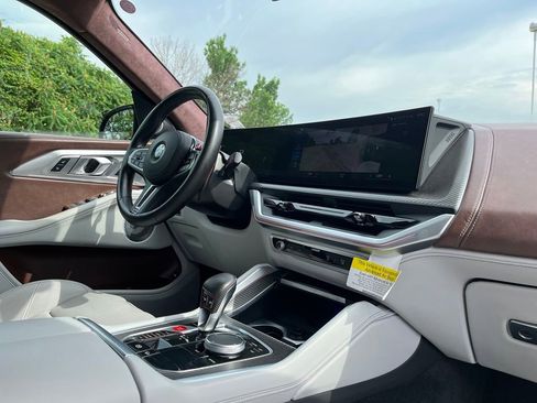 Certified 2023 BMW XM AWD/4WD image 30