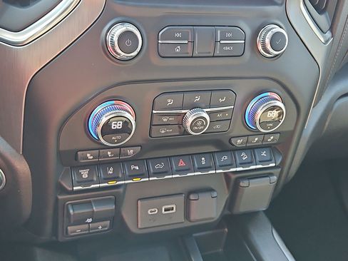Certified 2022 GMC Sierra 3500 Denali w/ Denali Ultimate Package AWD/4WD image 22