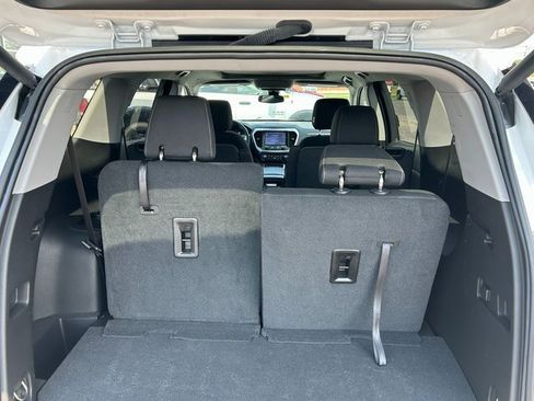 Used 2023 GMC Acadia SLE w/ Driver Convenience Package image 47