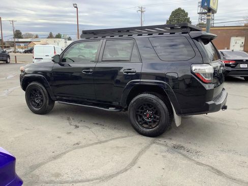 Used 2021 Toyota 4Runner Venture w/ Moonroof Package image 12