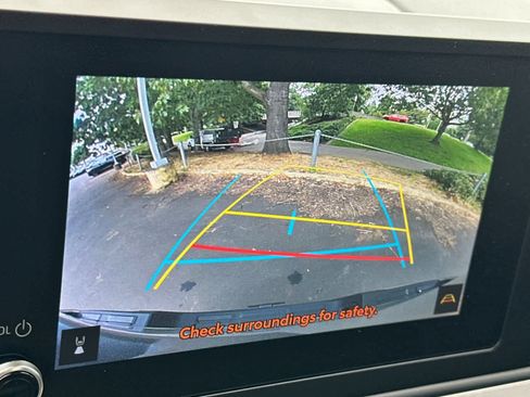 Used 2024 Toyota Tacoma TRD Off-Road w/ TRD Off Road Upgrade Package AWD/4WD image 18