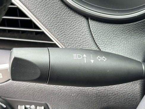 Used 2020 Jeep Cherokee Latitude Plus w/ Comfort/Convenience Group image 23