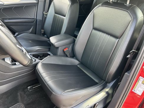 Certified 2024 Volkswagen Tiguan SE R-Line FWD image 18