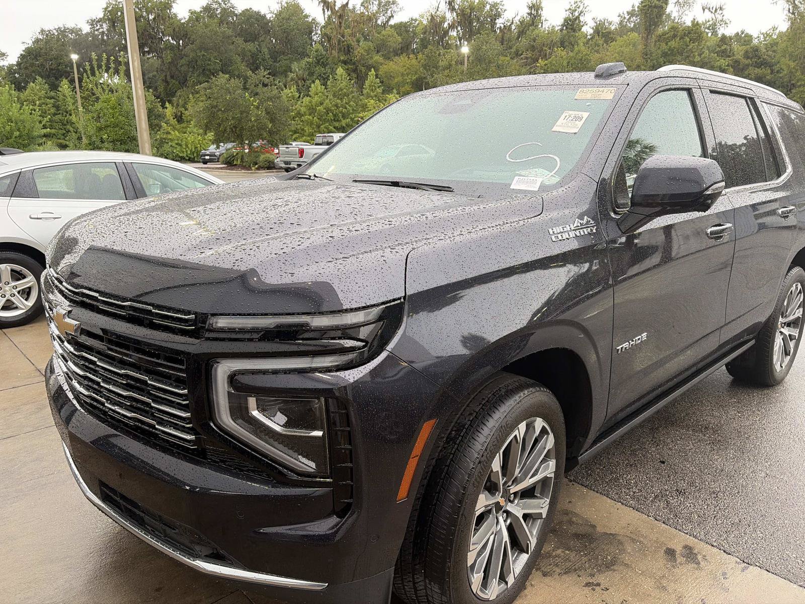 Used 2025 Chevrolet Tahoe High Country AWD/4WD image 1