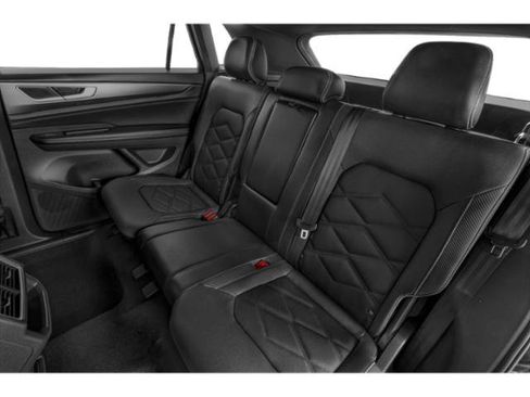 Used 2024 Volkswagen Atlas Cross Sport SE w/ Panoramic Sunroof Package FWD image 13
