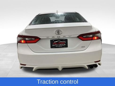 Used 2024 Toyota Camry SE image 3
