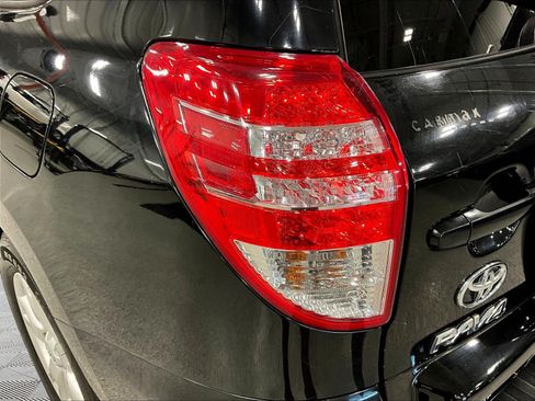 Used 2011 Toyota RAV4 Limited w/ Upgrade Value Pkg AWD/4WD image 23
