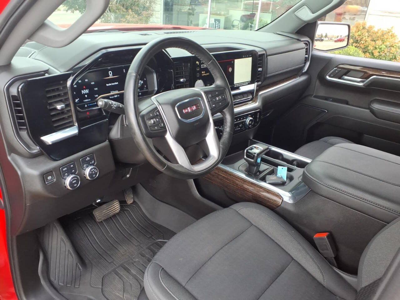 Used 2024 GMC Sierra 1500 Elevation w/ LPO, Elevation Black Package AWD/4WD image 15