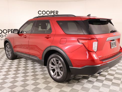 Used 2021 Ford Explorer XLT w/ Equipment Group 202A AWD/4WD image 24