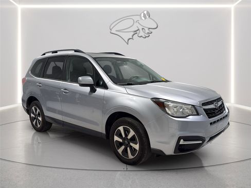 Used 2017 Subaru Forester 2.5i Premium w/ All-Weather Package AWD/4WD image 7