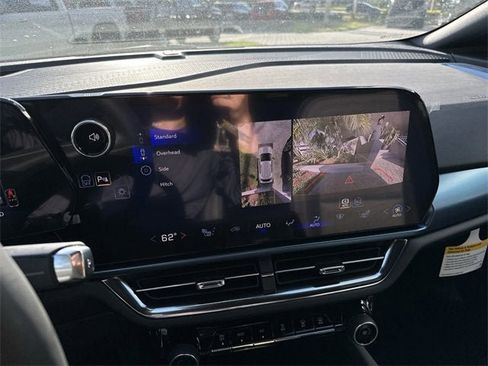 New 2026 Chevrolet Equinox EV LT image 25