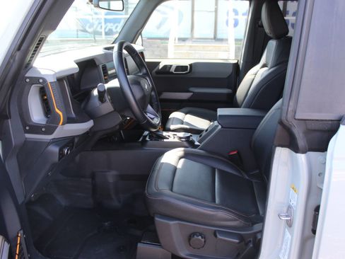 Used 2023 Ford Bronco Badlands w/ Sasquatch Package AWD/4WD image 23