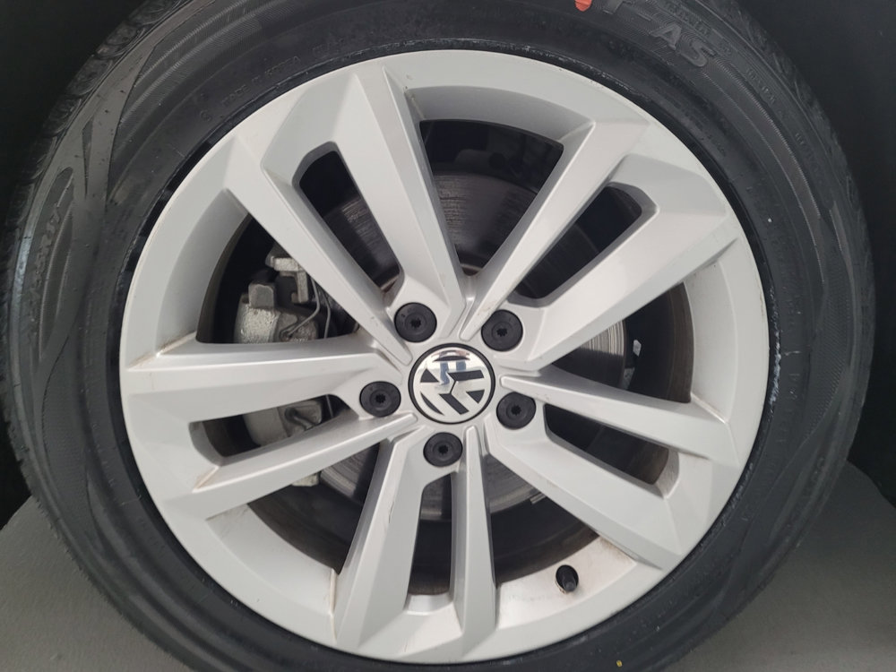 Used 2020 Volkswagen Passat 2.0T SE FWD image 31