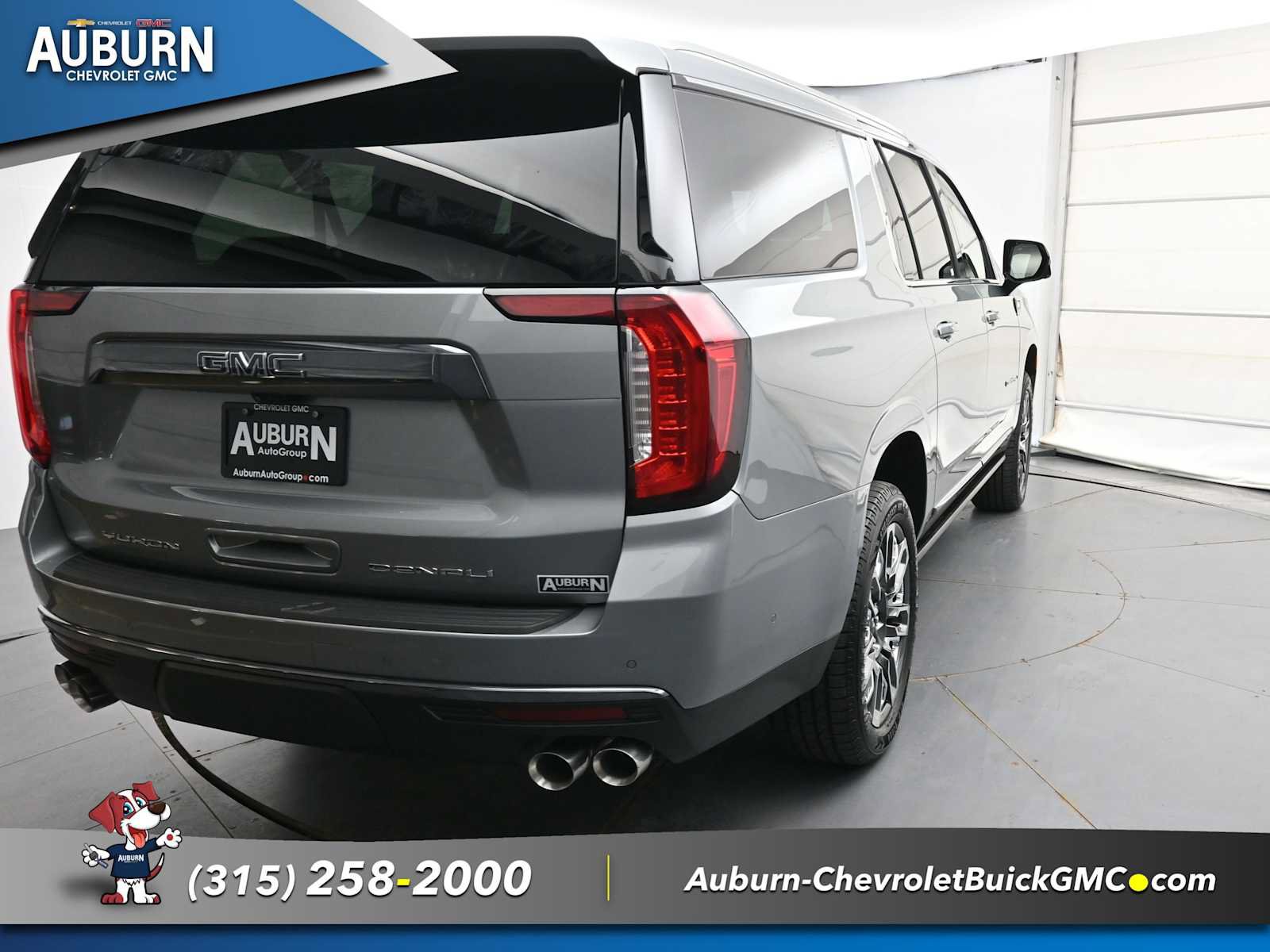 Used 2023 GMC Yukon XL Denali Ultimate AWD/4WD image 4