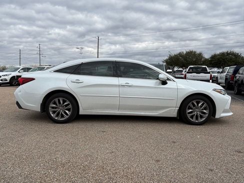 Used 2021 Toyota Avalon XLE image 4