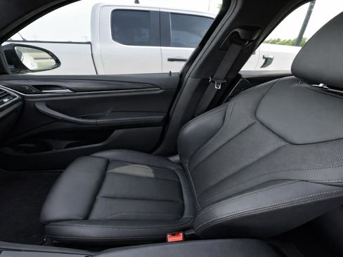 Used 2022 BMW X4 xDrive30i w/ M Sport Package AWD/4WD image 9