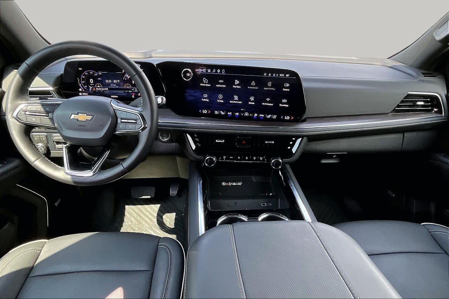 Used 2026 Chevrolet Suburban Premier w/ Sun And Tow Package RWD image 15