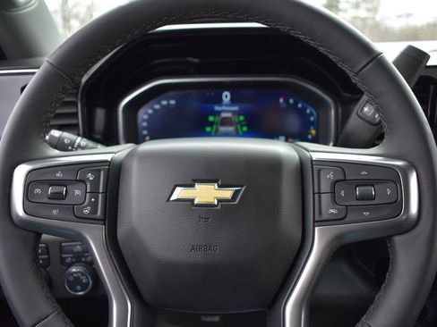 Used 2024 Chevrolet Silverado 1500 LT w/ Z71 Off-Road Package image 16