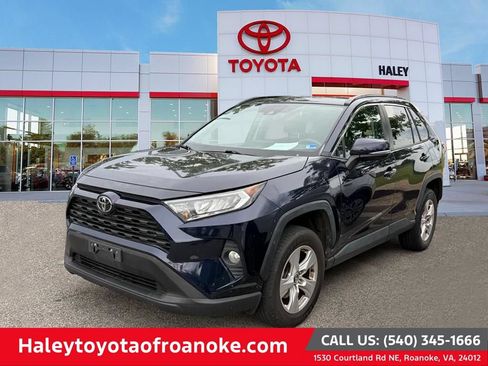 Used 2020 Toyota RAV4 XLE w/ Convenience Package AWD/4WD image 1
