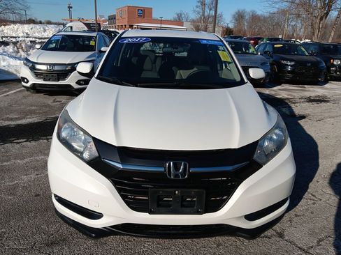 Used 2017 Honda HR-V LX image 9