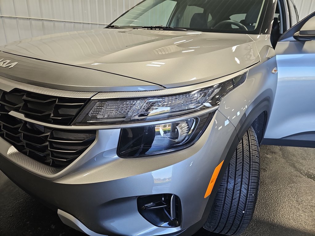 Certified 2024 Kia Seltos LX AWD/4WD image 30