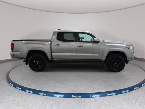 Certified 2021 Toyota Tacoma SR5 AWD/4WD image 5