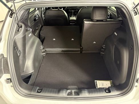New 2026 Jeep Compass Latitude w/ Sun and Sound Group AWD/4WD image 18