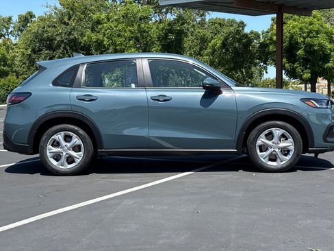 Used 2025 Honda HR-V LX image 10