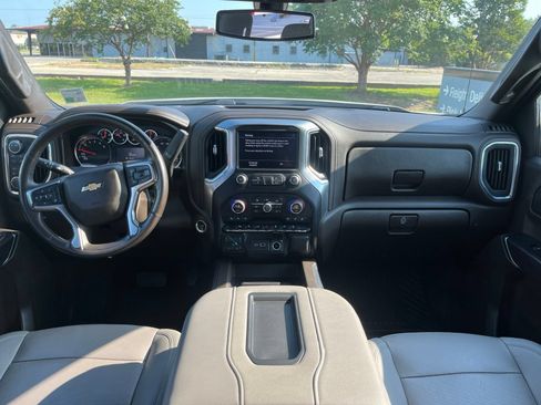Used 2021 Chevrolet Silverado 1500 LTZ w/ Z71 Off-Road Package AWD/4WD image 9