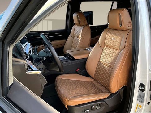 Used 2023 Cadillac Escalade ESV Sport w/ Touring Package image 27