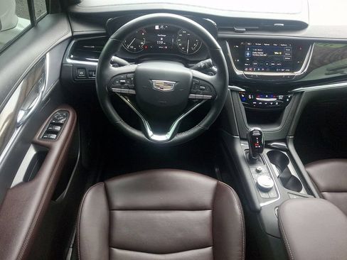 Used 2024 Cadillac XT6 Premium Luxury AWD/4WD image 2