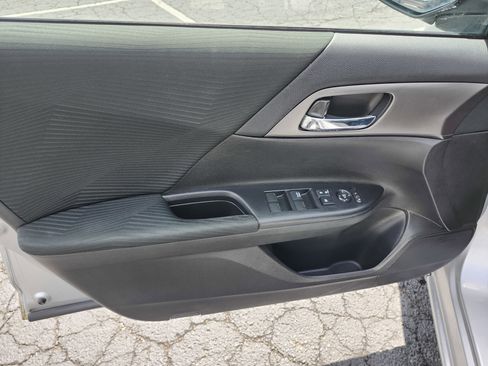 Used 2015 Honda Accord LX image 16