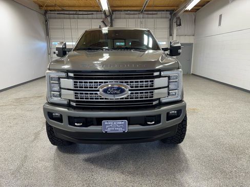Used 2019 Ford F250 Platinum w/ Platinum Ultimate Package AWD/4WD image 3