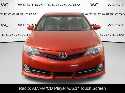 Used 2014 Toyota Camry SE FWD image 2