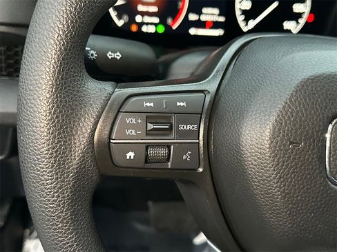 Used 2025 Honda CR-V LX image 21