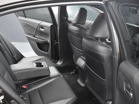 Used 2016 Honda Accord Sport image 25