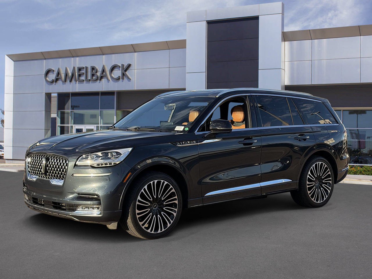 Certified 2023 Lincoln Aviator Black Label w/ Class IV Trailer Tow Package AWD/4WD image 2
