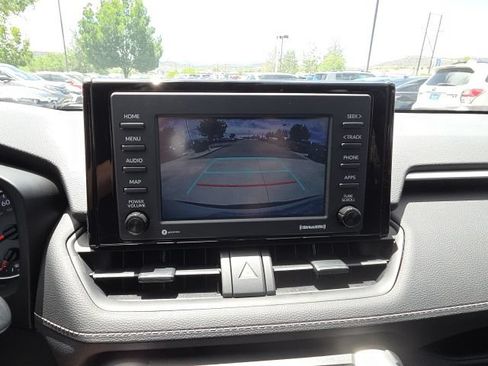 Used 2022 Toyota RAV4 LE AWD/4WD image 37