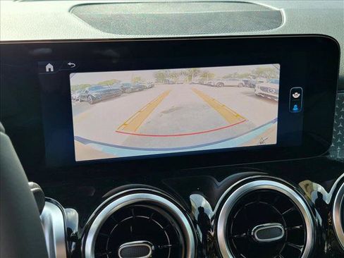 New 2026 Mercedes-Benz GLB 250 image 13