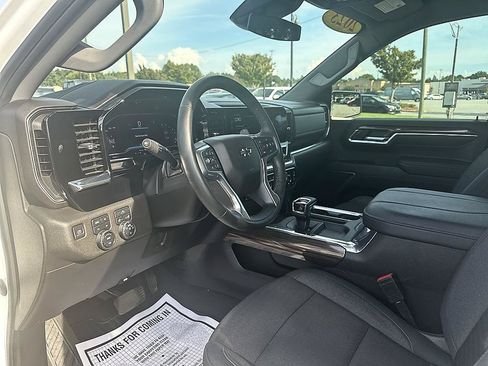 Used 2023 Chevrolet Silverado 1500 RST w/ Z71 Off-Road Package AWD/4WD image 11