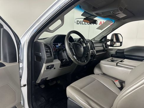 Used 2019 Ford F250 4x4 Crew Cab Super Duty image 13