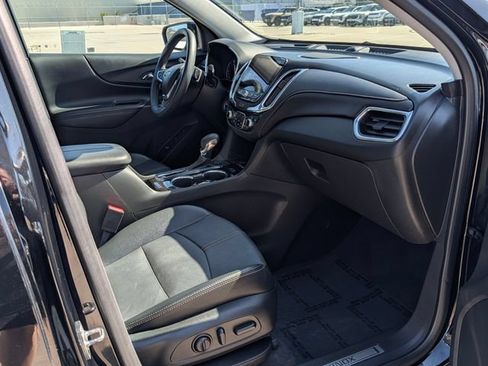 Used 2023 Chevrolet Equinox Premier AWD/4WD image 9