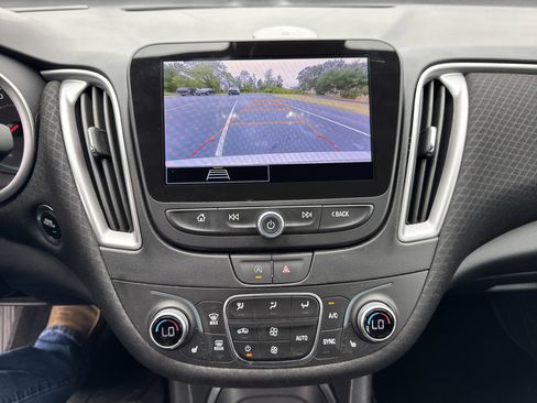 Used 2024 Chevrolet Malibu LT image 19