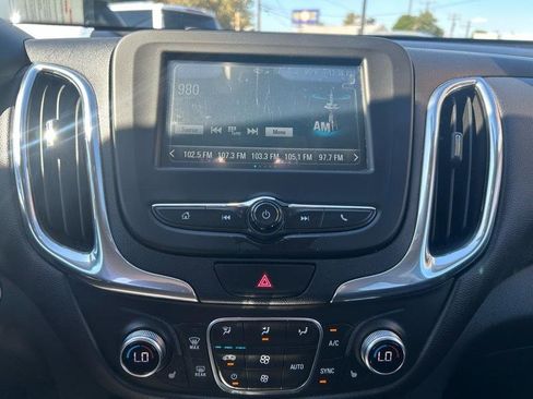 Used 2018 Chevrolet Equinox LT image 12