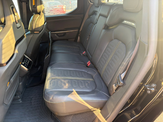 Used 2025 Rivian R1T Adventure Dual AWD/4WD image 22