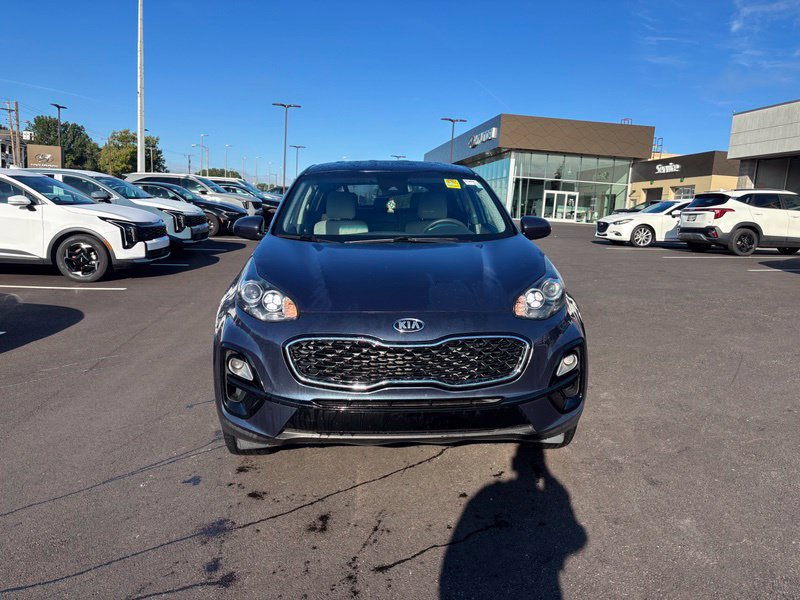 Used 2022 Kia Sportage LX AWD/4WD image 2
