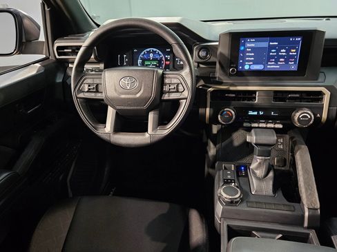 Used 2024 Toyota Tacoma SR image 9